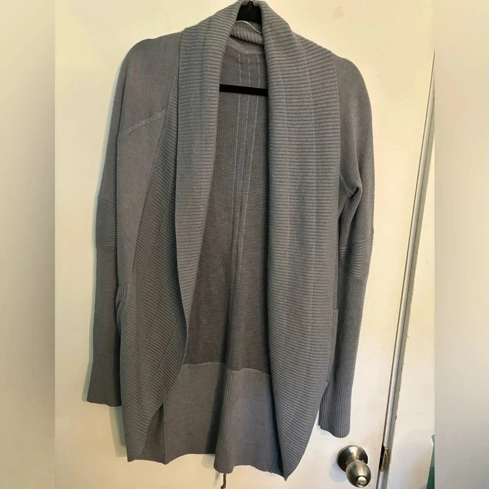 Lululemon Transformational Wrap Womens Sz 6 Heathered Blurred Grey/Coal Sweater
